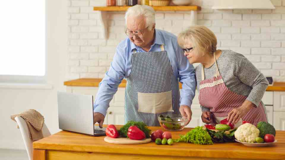 Common reasons you are not losing weight on a calorie deficit